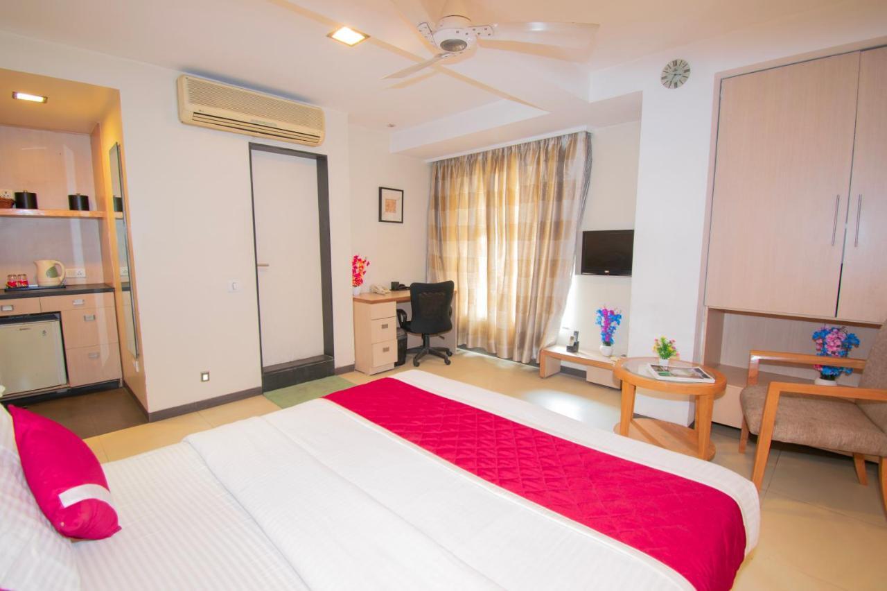 Octave Koregaon Park プネ エクステリア 写真