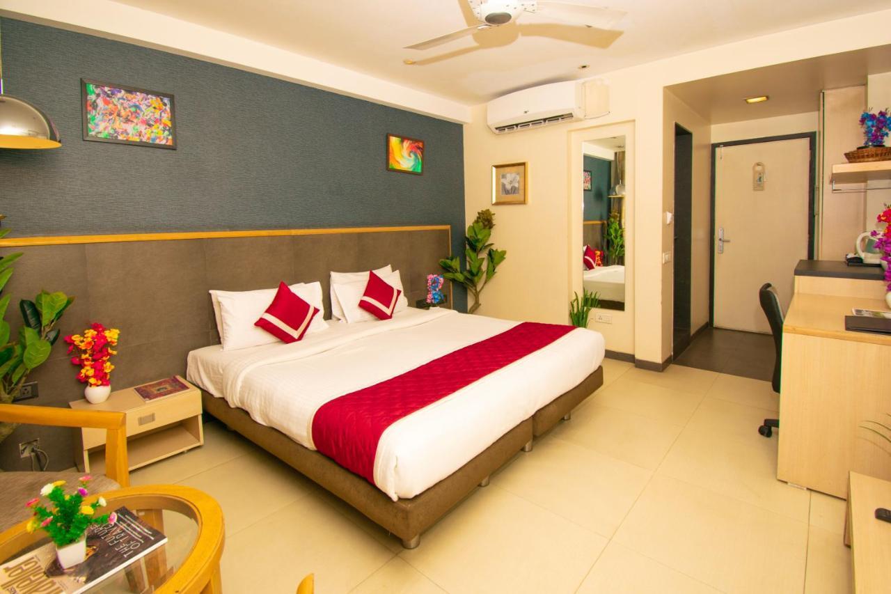 Octave Koregaon Park プネ エクステリア 写真