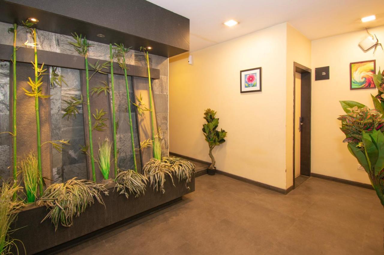 Octave Koregaon Park プネ エクステリア 写真